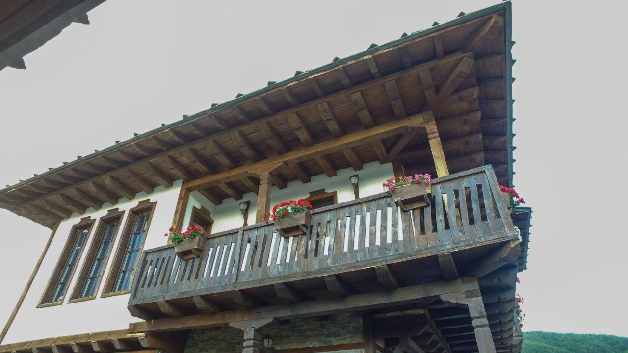 Leshtenski Rai Guest House Экстерьер фото